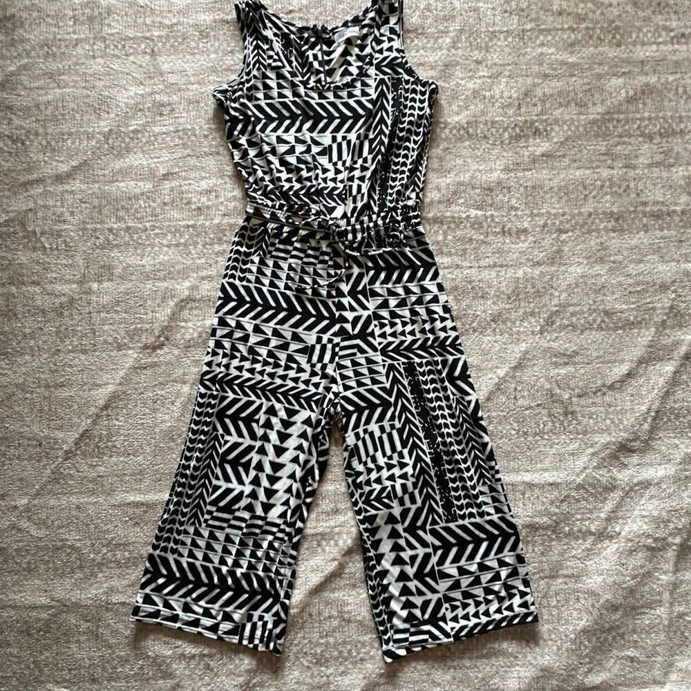 Calvin Klein Size 4 Black and white Jumpsuit / Romper